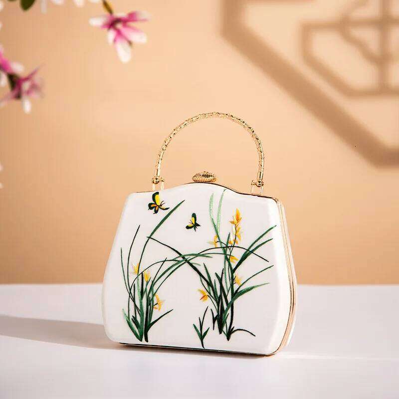 Cap Brand Chinese Classical Beauty Retro Suzhou Embroidered Butterfly Flower Pattern Silky Fabric Ivory White Women's Hinge-Type Flip Lock Hard H