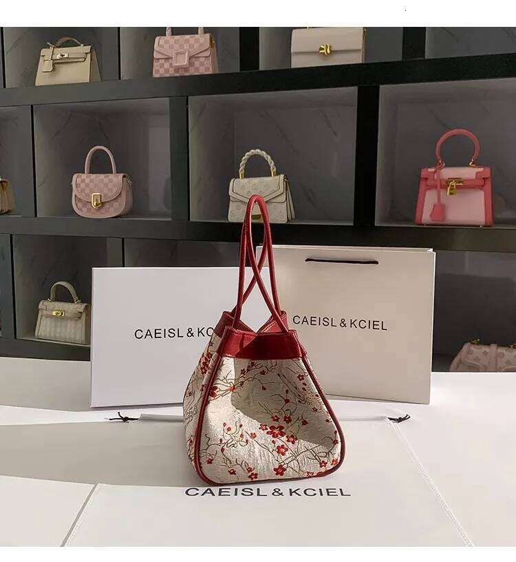 Large Capacity High Quality Fashion Bucket Purse Embroidery Floral Women Handbag Textured Leather Composite Shoulder Bag