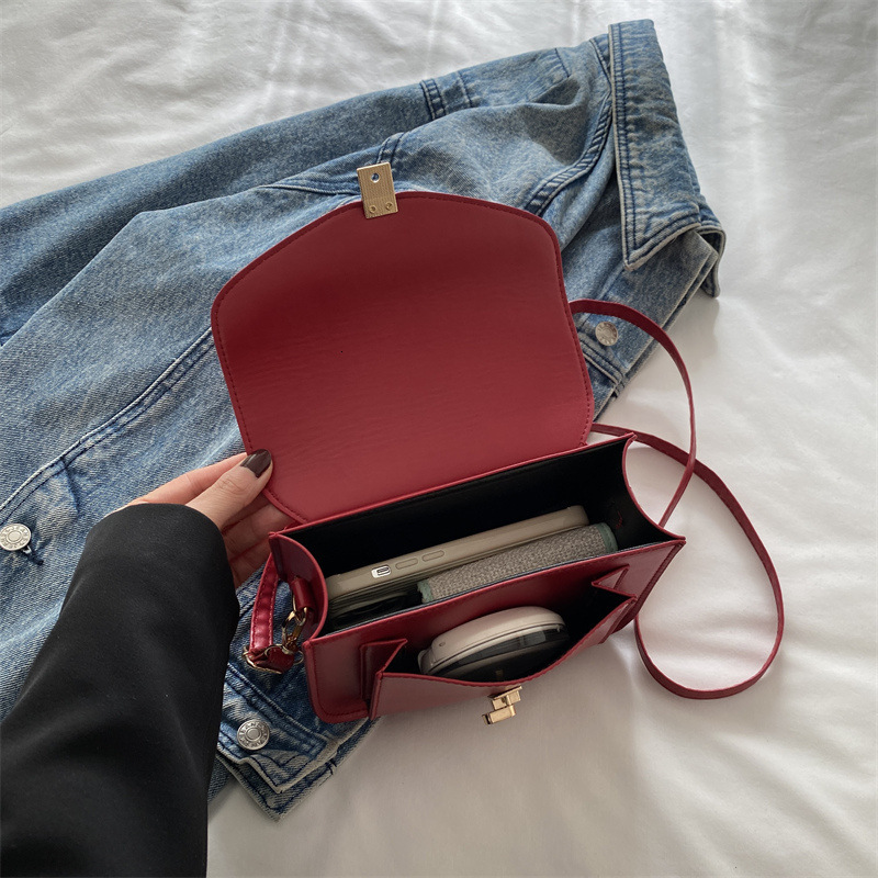 Top brand high-quality new free designer bag wholesale fashion retro crossbody bag 2025 new solid color handbag elegant and simple shoulder bag new fr