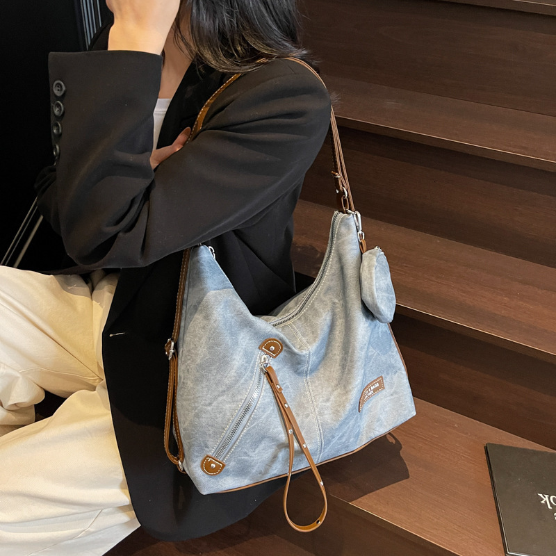 designer Vintage Large Capacity Commuter Tote Bag for Women 2025 New Korean Style Niche Shoulder Bag Multifunctional Fashion Backpack