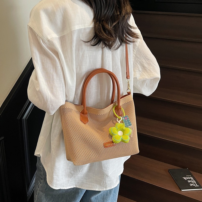 designer casual bag Large Capacity Woven Bag High-end Feel 2025 New Simple Versatile Tote Bag Single Shoulder Crossbody Bucket Bag