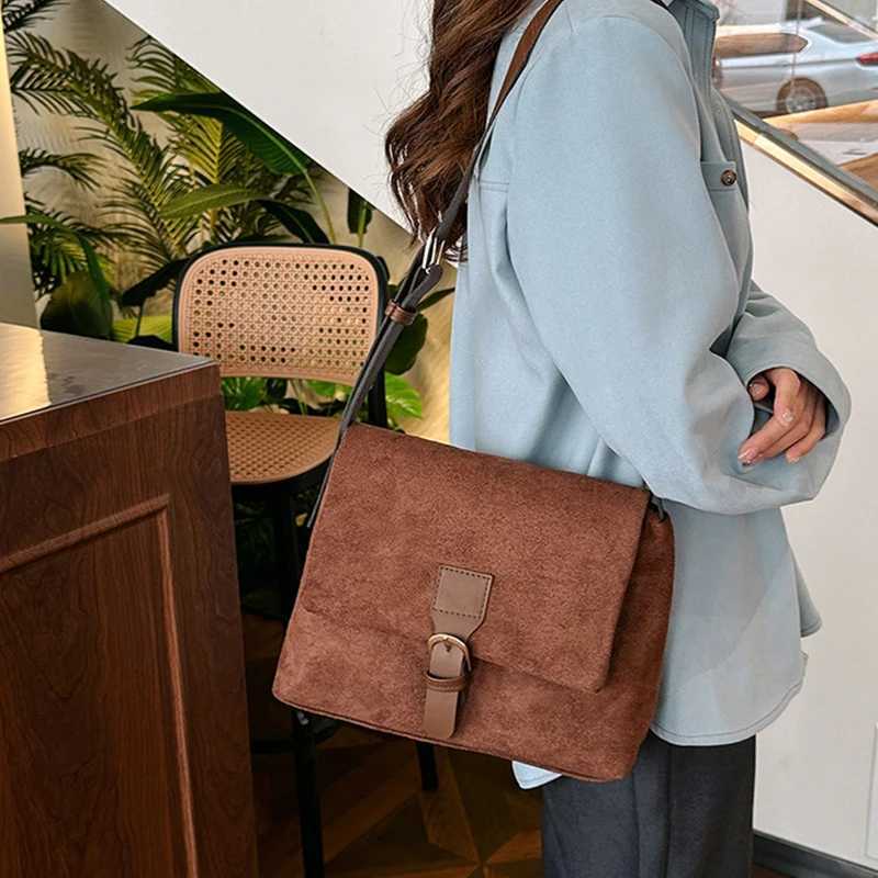 Vintage Suede Underarm Shoulder Bag Fashion Faux Suede Shoulder Bags For Women Crossbody Bags Designer Handbags and Purses W250602