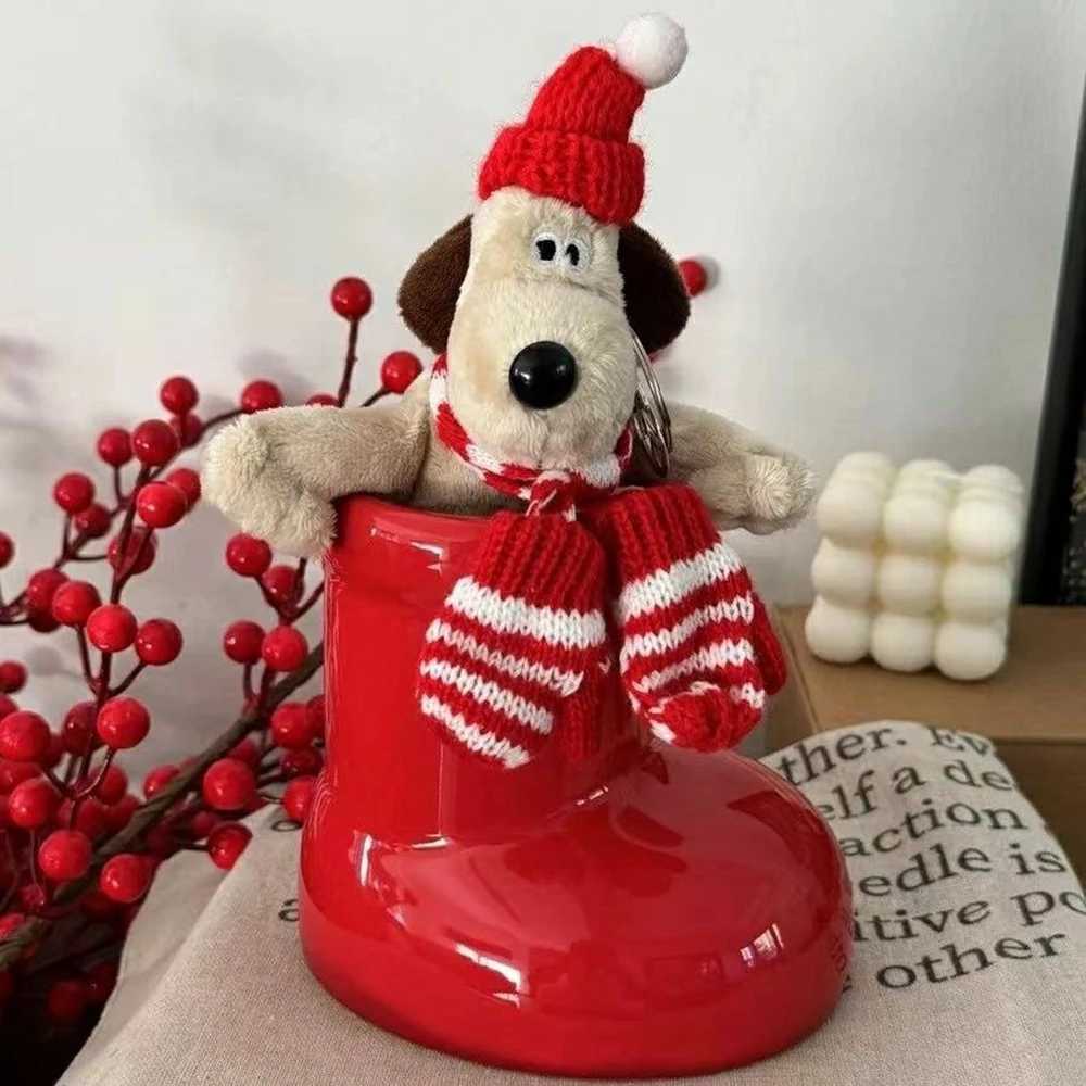 1PC Imitation Ceramic Red Boots Shoe Vase Cute Cartoon Pen Holder Tabletop Storage Flower Vase He Xmas Decoration Accessories Y250603