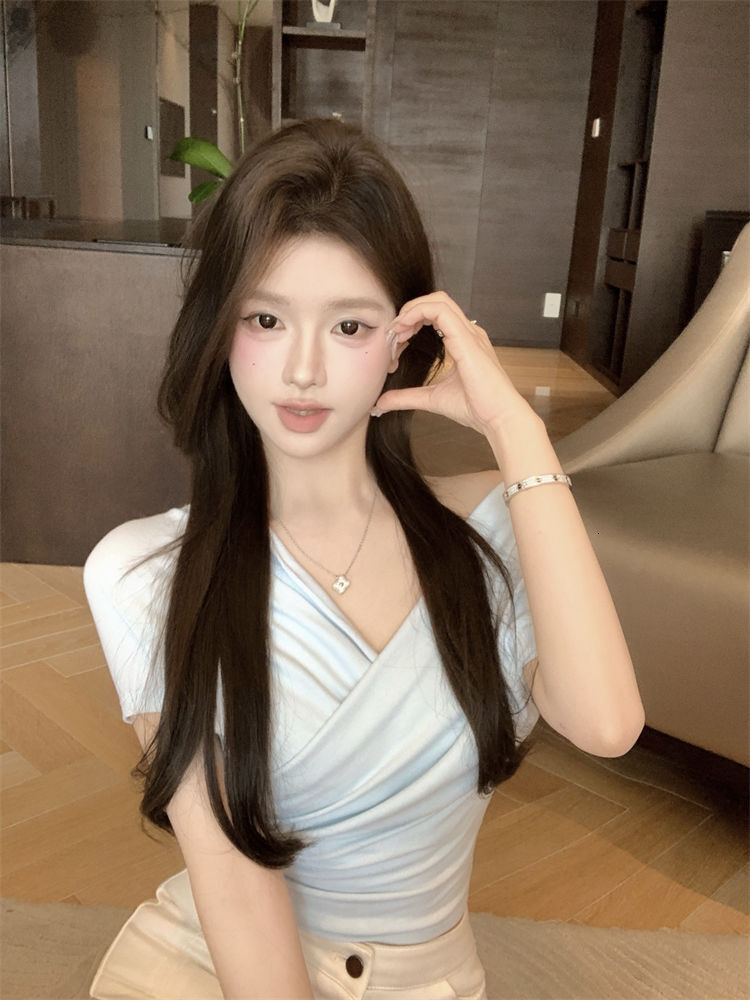 2025 New Spring and Summer Women's T-shirt New French Off Shoulder Ruffle Top Summer New Design Sense One Shoulder Elegant Designer Slimming Wome