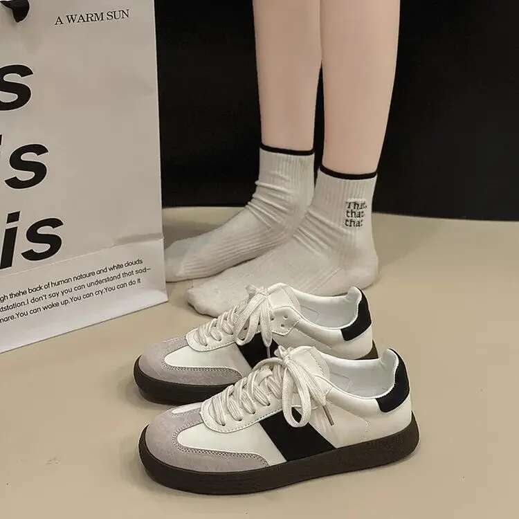 Woman Footwear Lace Up Sports Sneakers Sier Shoes For Women Athletic Designer High Quality Aesthetic Fashion 2024 A Y2k
