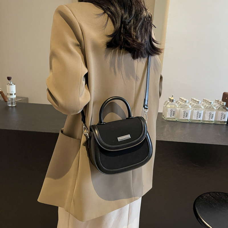 High Quality Brand, High-quality New Free Designer Bag, Niche Design Women's Simple Handbag 2024 New High-end Saddle Casual Shoulder Crossbody Ba