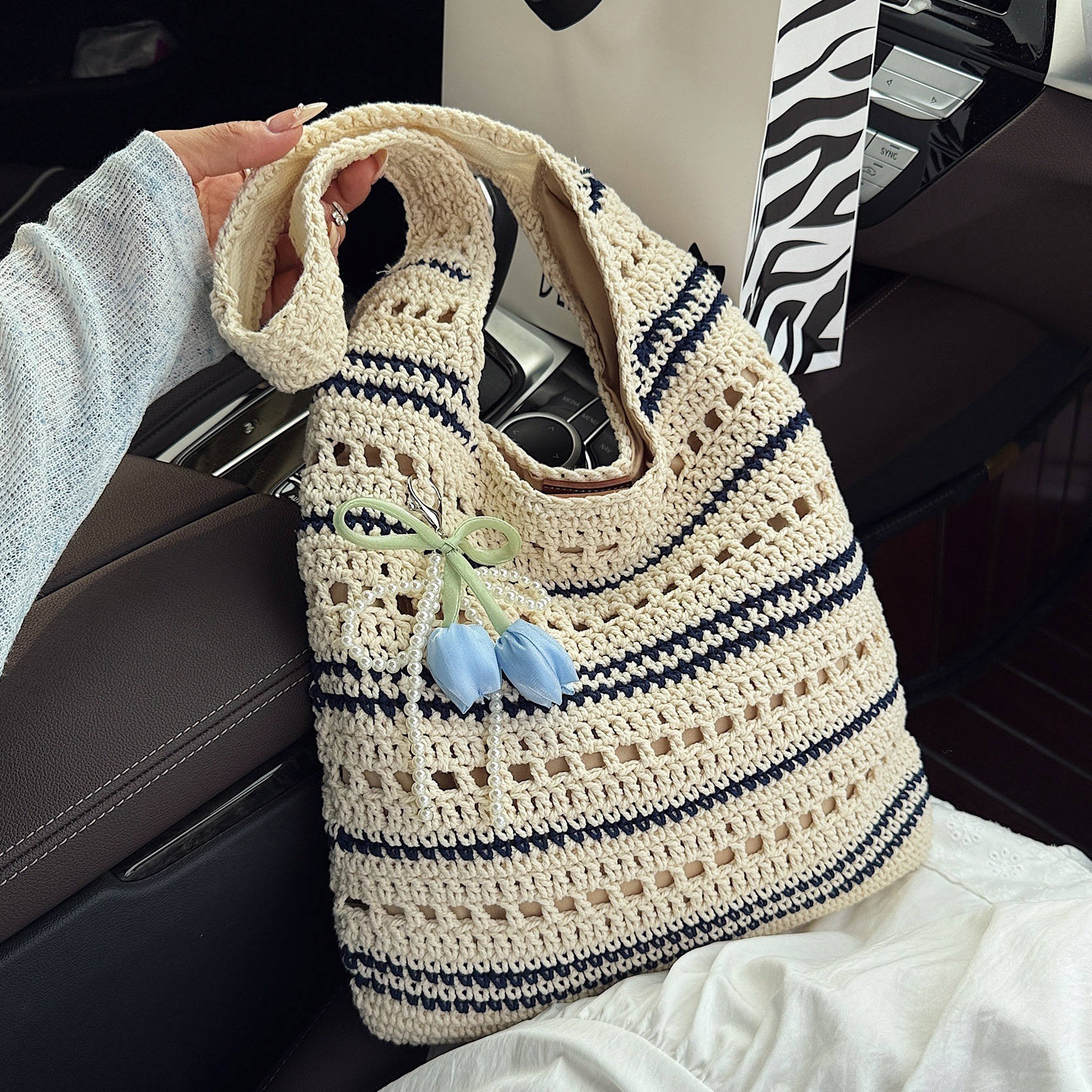 designer Niche Design Handwoven Bag 2025 New Striped Cotton Rope Women's Bag Trendy Hollow Handbag Shoulder Beach Bag