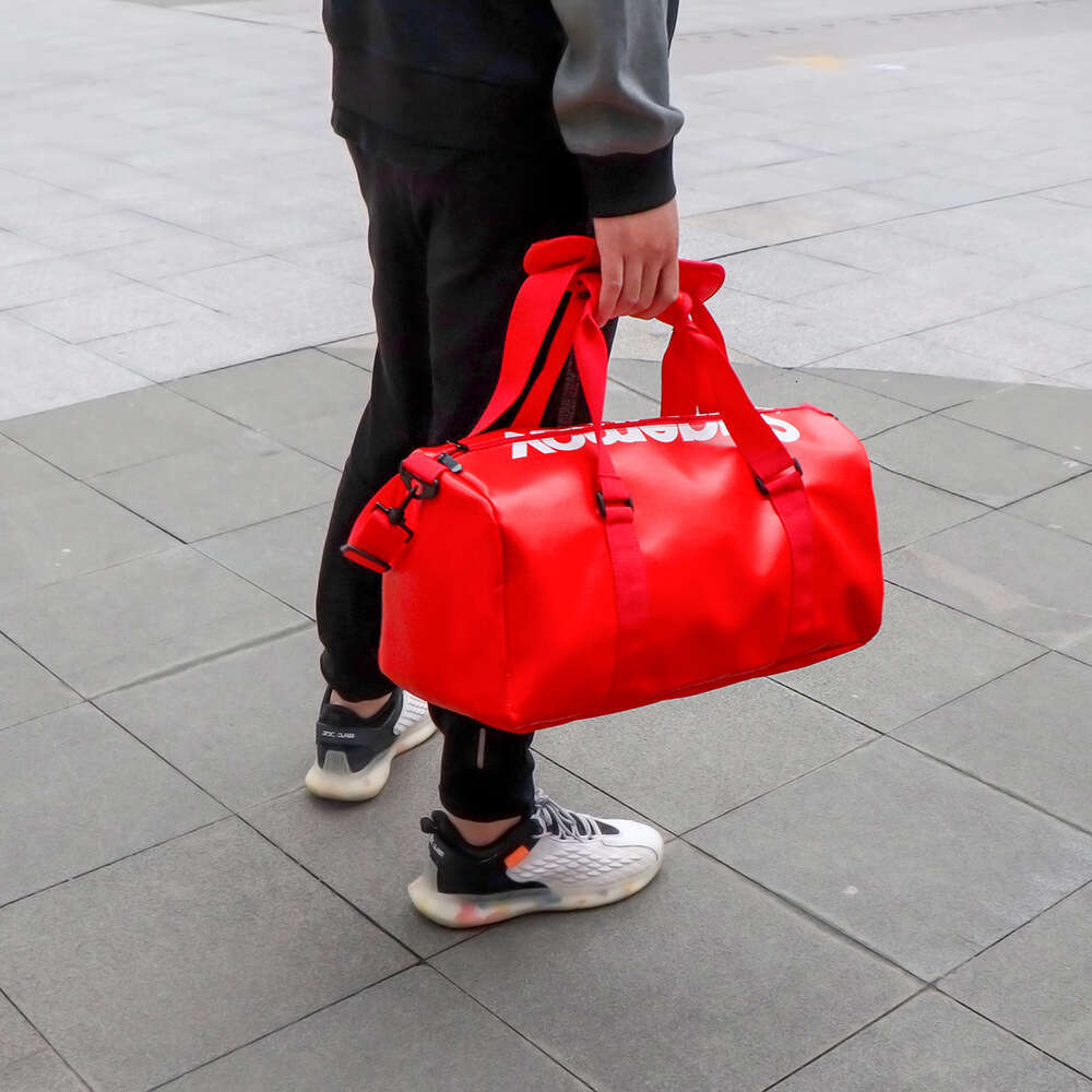 Street Fashion PU Leather Gym Shoe Pocket Large Capacity Crossbody Sports Handbag Travel Bag with Print