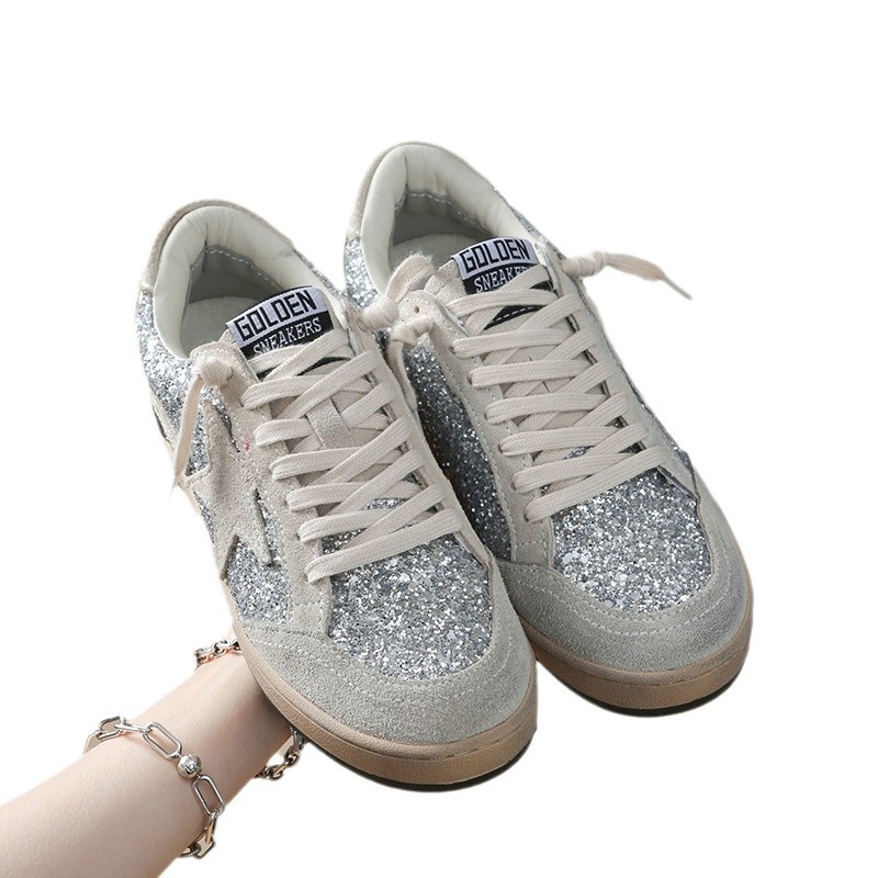 designer shoes 2025 Korean distressed sneakers for women, with an aged look star sequins a preppy style laces and a casual sneaker They are both casua