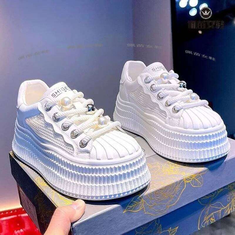 Fashion Shell Head Little White Women's 2025 Summer Popular Pearl Lace Up Platform Board Shoes Sweet Girl Casual Sneakers