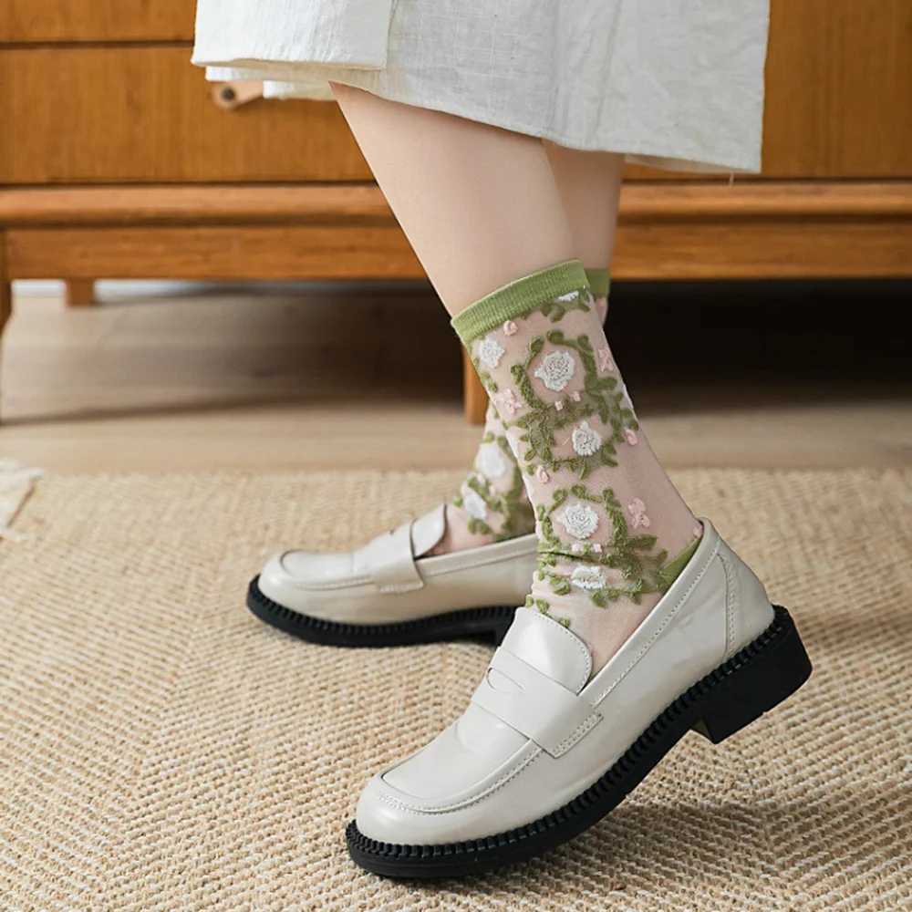 1 Pair Womens France Floral Ultra-Thin Transparent Crystal Silk Socks New Sweet Cute Japanese Summer Mid-Tube Elastic SocksT250602