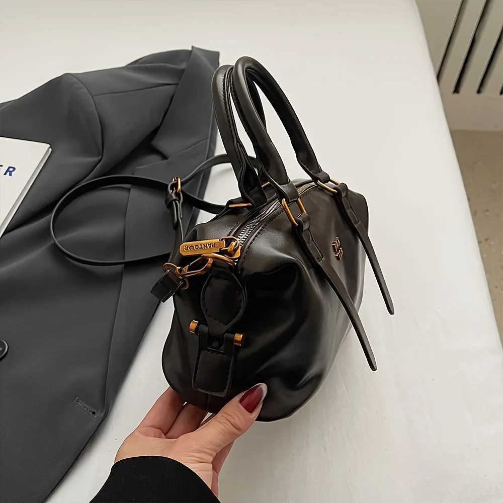 Retro Handbag for Women New Trendy Bowling Bag Simple Single Shoulder Crossbody Bag Pillow Bag Y250603