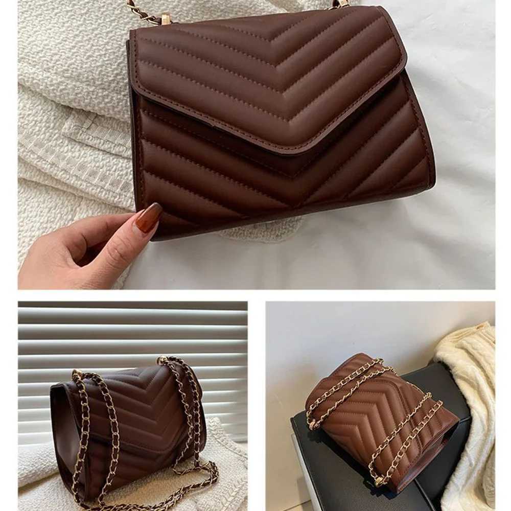 Womens One Shoulder Fashion Retro Small Square Bag Crossbody Handbag Minimalist Style Womens Chain Bag Suitable for Travel Y250603