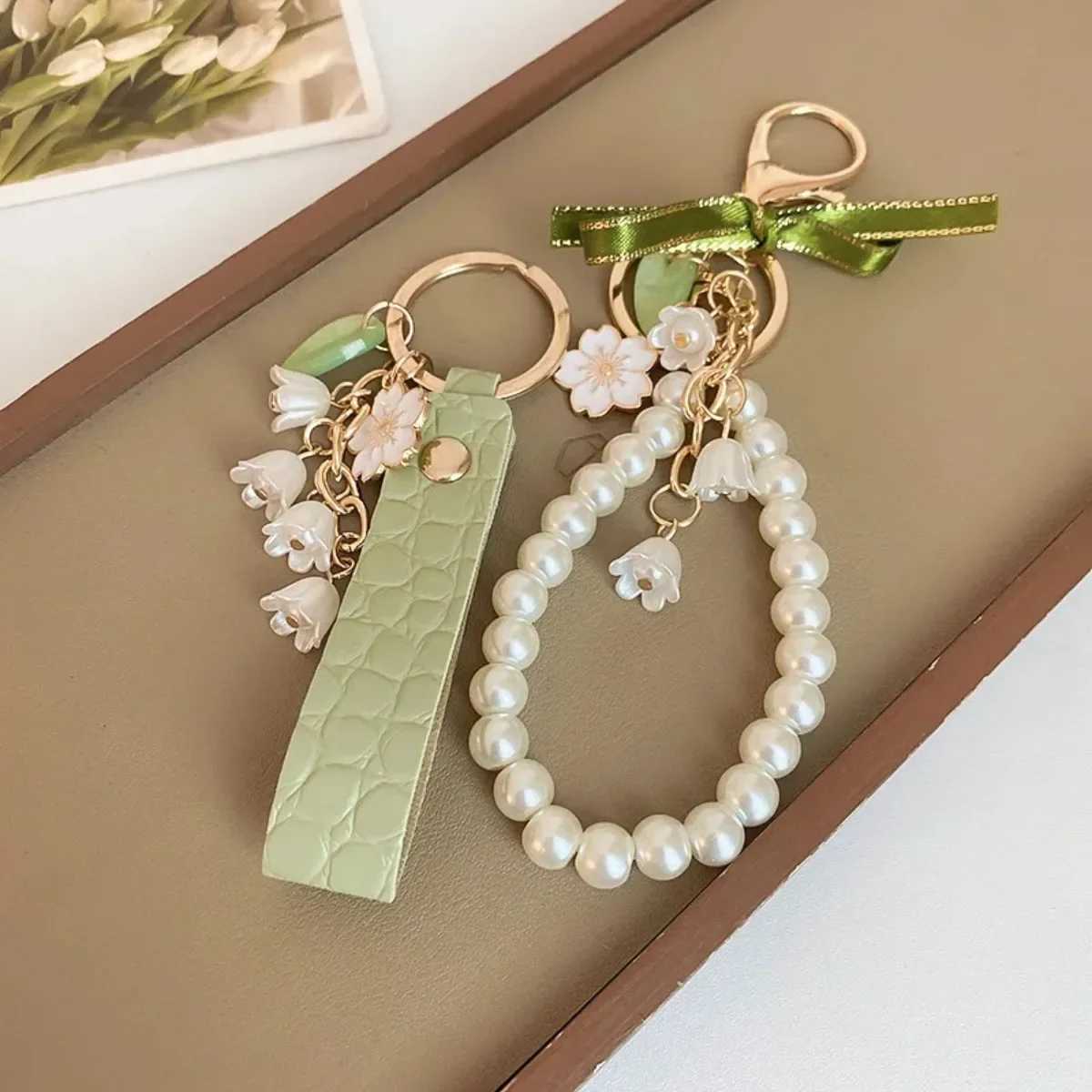 Womens Green Fairycore Keychain with Lily of the Valley Flower Sweet Leather Korean Style Fashion Accessory XJ250602