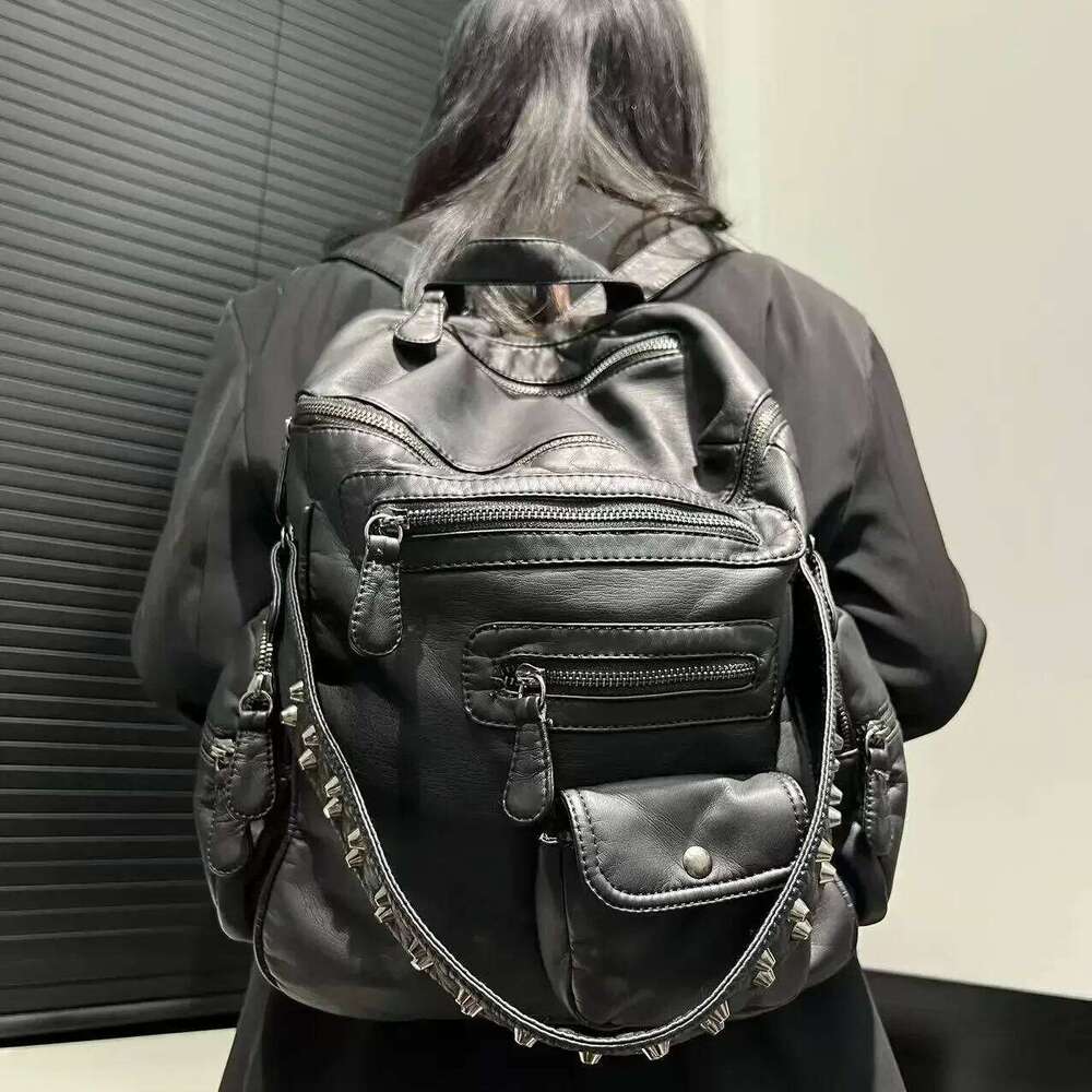 Ladies' Fashion Y2k Vintage Hot Girl Backpack With Large Capacity And Multiple Pockets, Retro Rivet Single Shoulder Handbag