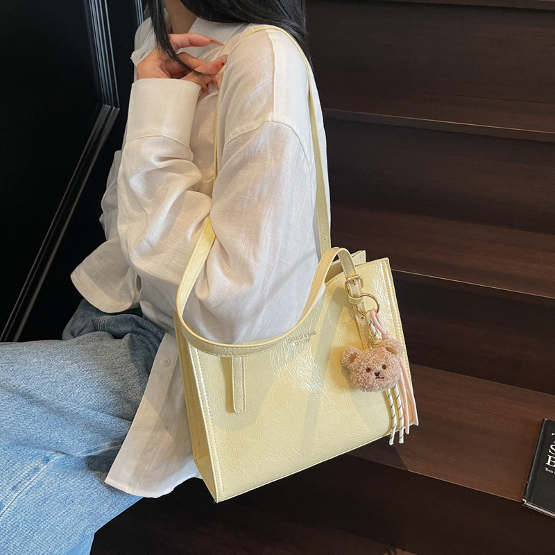 designer High-end 2025 Summer New Trendy Fashion Casual Shoulder Bag for Work Commute Underarm Bag Large Capacity Tote Bag