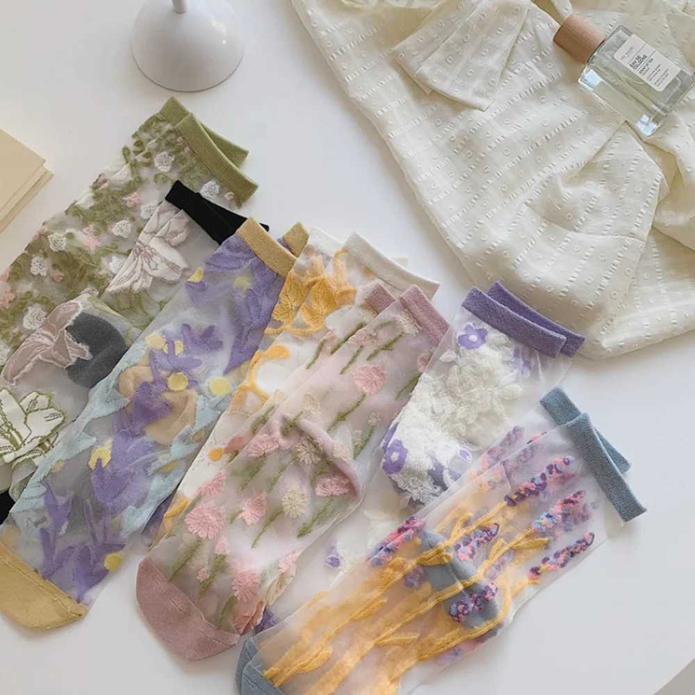 1 Pair Womens France Floral Ultra-Thin Transparent Crystal Silk Socks New Sweet Cute Japanese Summer Mid-Tube Elastic SocksT250602