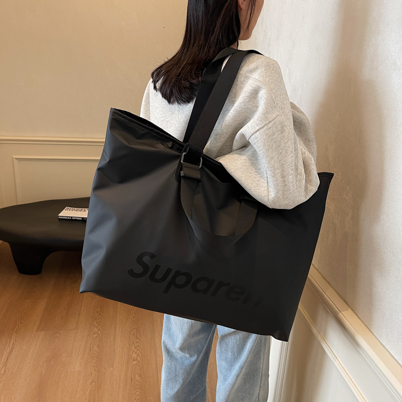 New Casual Large Capacity Korean Style Outdoor Short Travel Business Trip Portable Sports Fiess Bag