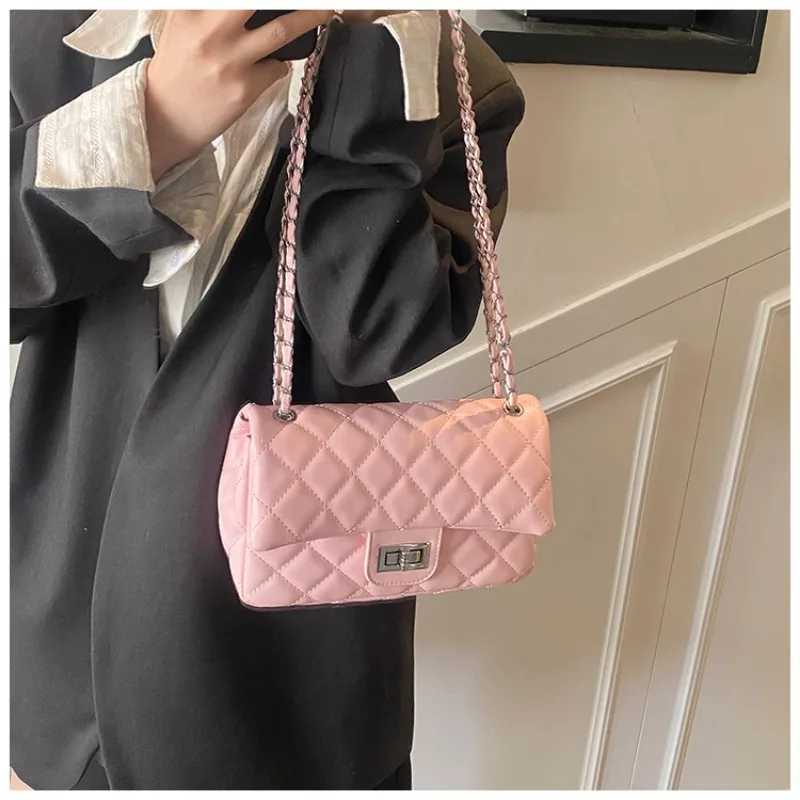 Designer Inspired Retro Messenger Bag - Chic Textured Leather With Paris Letter Adjustable Shoulder Strap Y250603