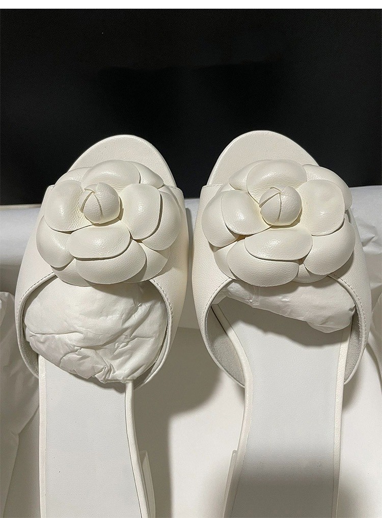 Womens Camellia Patterned Genuine Leather Flip Flops - Comfortable Flat Bottom Sandals for Summer