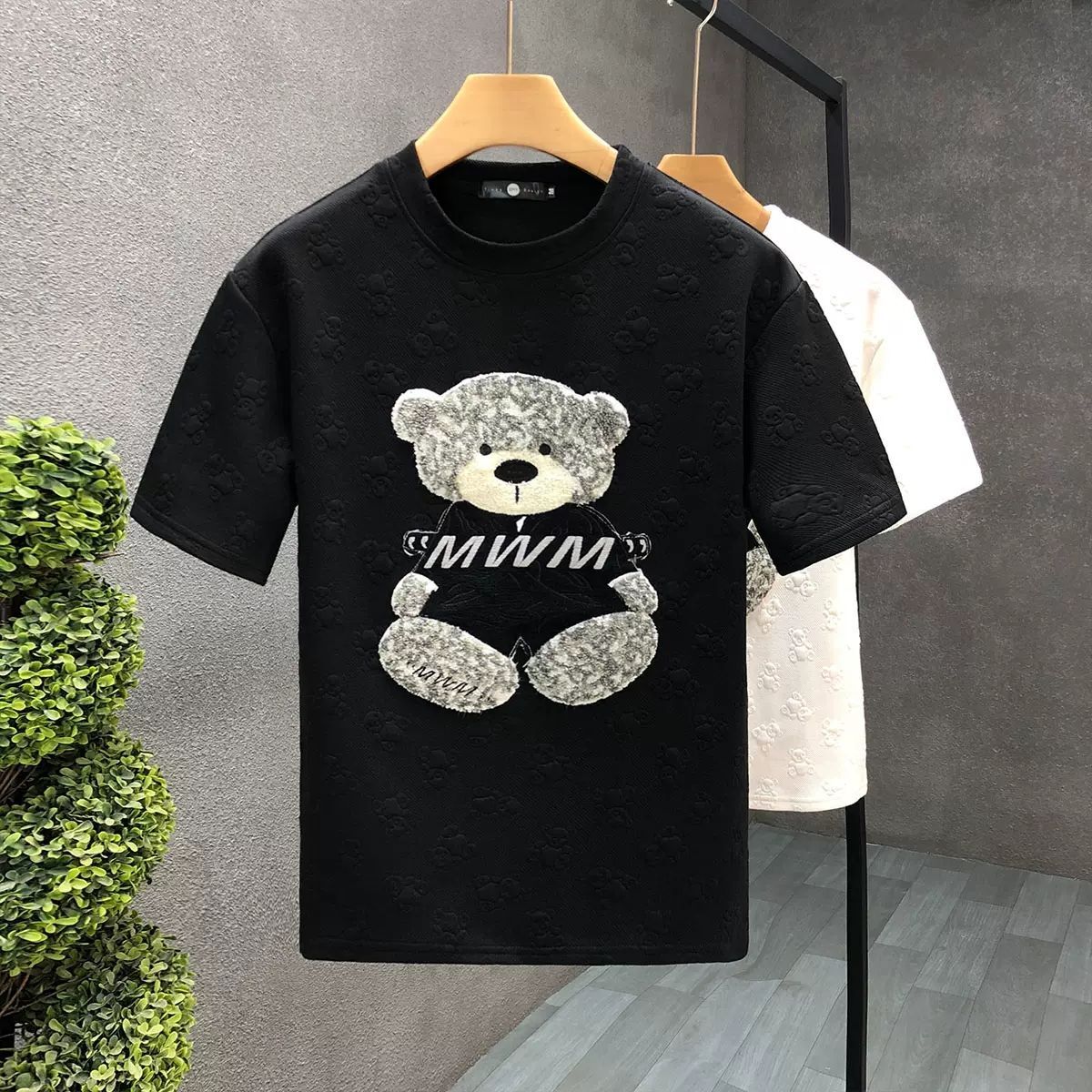 2025 Summer New T-shirt New Bear Pattern Embroidered Short Sleeve T-shirt for Men Youth Fashion Round Neck T-shirt for Men Cartoon Designer Short Slee