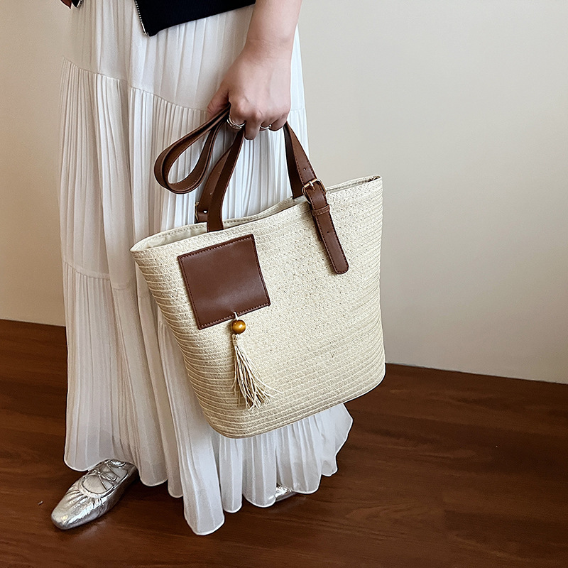 designer Straw Woven Bag for Women Large Capacity 2025 Summer New Woven Bag Beach Vacation Shoulder Bag Commuter Tote Bag