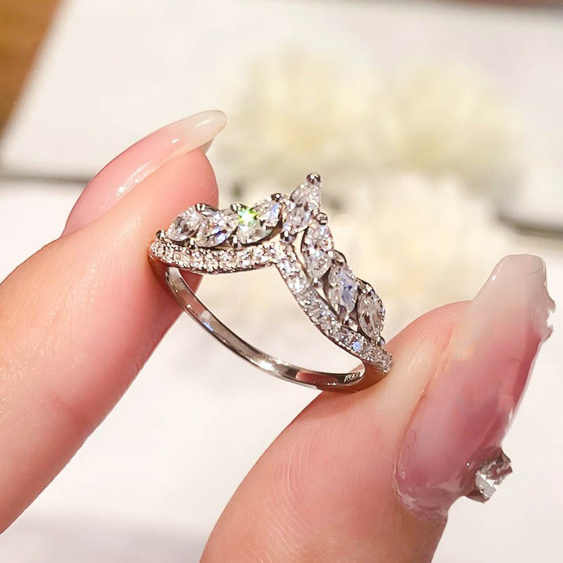 2*4 Maquise V-band ring S925 sterling silver Simple fashionable hot-selling star can be worn individually or together, making your ring finger look ev