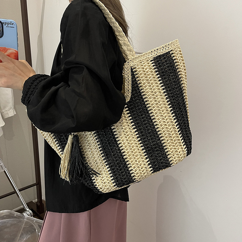 designer Ins Style Hollow Out Straw Bag Summer Casual Beach Bag Large Capacity Tote Bag High-end Niche Shoulder Bag