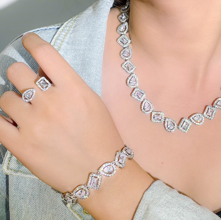 Choucong Brand New Ins Top Sell Wedding Bracelets Luxury Jewelry 18K White Gold Fill Multi Heart Shape 5A Cubic Zircon CZ Diamond Women Sparkling Bang