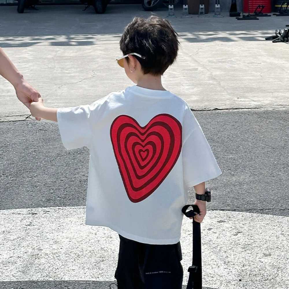 Love graffiti short-sleeved T-shirt for boys and girls handsome pure cotton trendy and cool outfits are very unique. T250603