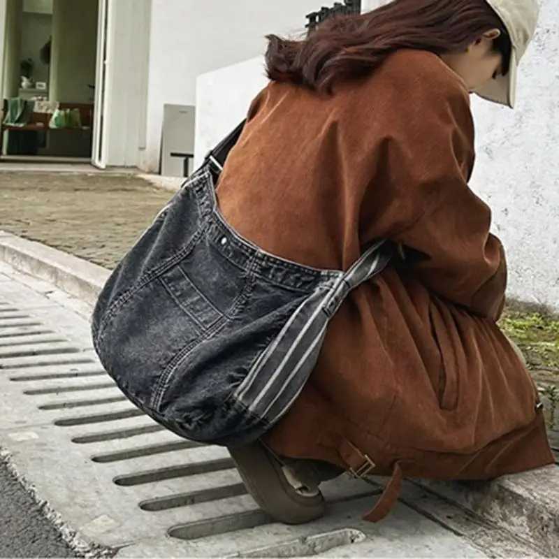 4XFF Vintage Washed Denim Shoulder Bag Large Capacity Jean Crossbody Bag W250602