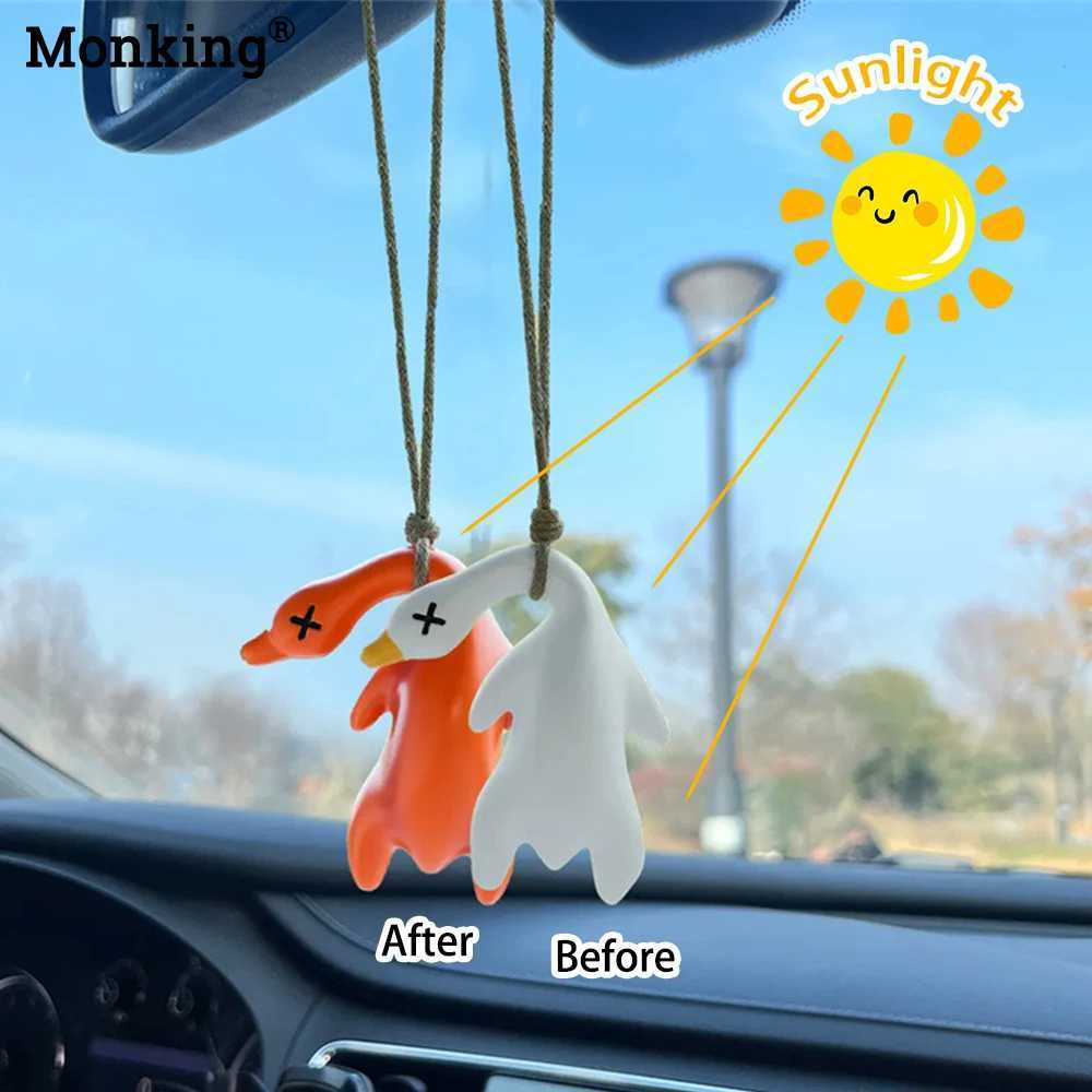 Monking Funny Color Changing Duck Keychain UV Photochromic Simulation Roast Duck Car Pendants Keyring for Handbag Accessories Gift XJ250602