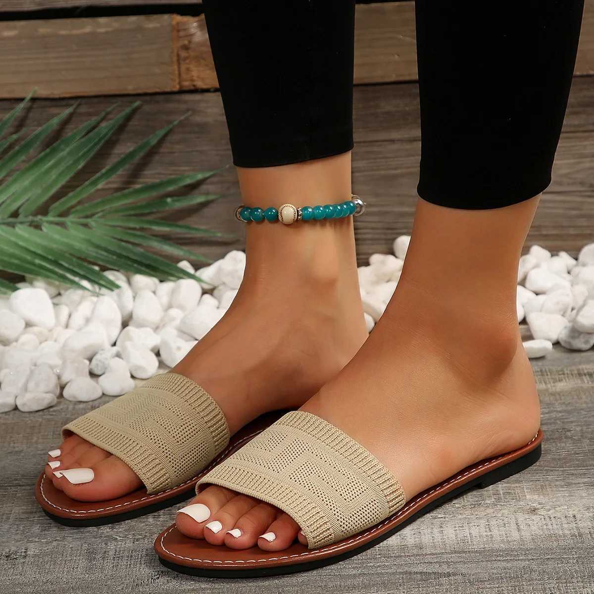 Womens Sandals 2025 Summer Luxury Fashion Flat Sandals Brown Designer Open Toe Non-Slip Outdoor Beach Slippers Slides Women M250603