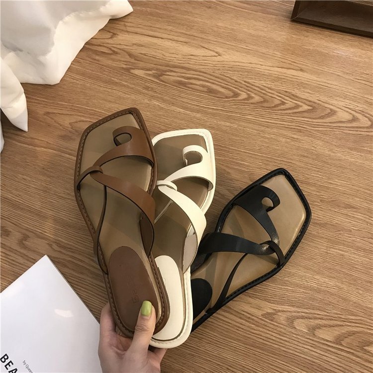 designer Roman Style Toe Ring Slippers for Women Outdoor 2025 Summer New Korean Version Slip-On Casual Beach Vacation Sandals