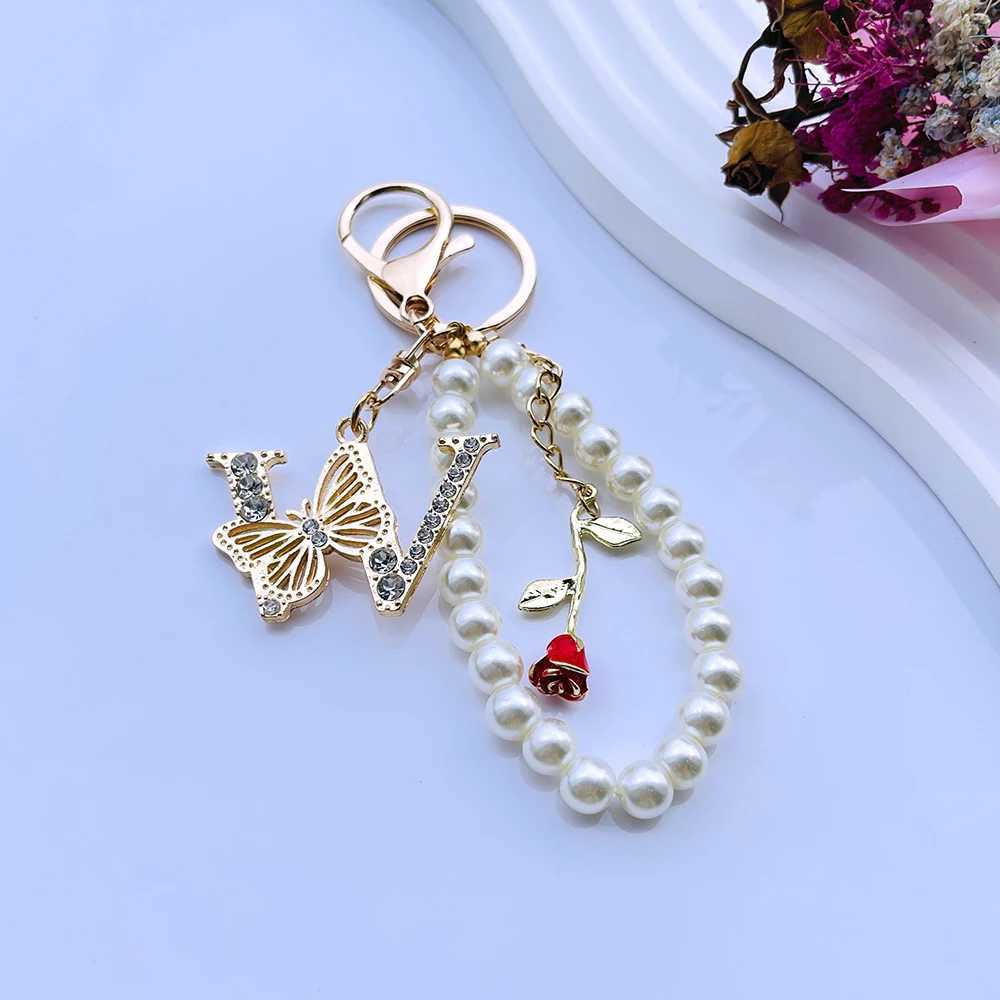 Exquisite Initial A-Z 26 Butterfly Capital Letters Red Rose Keyring Crystal Resin Pearl Beaded Keychain Bag Pendant Women Gift XJ250602