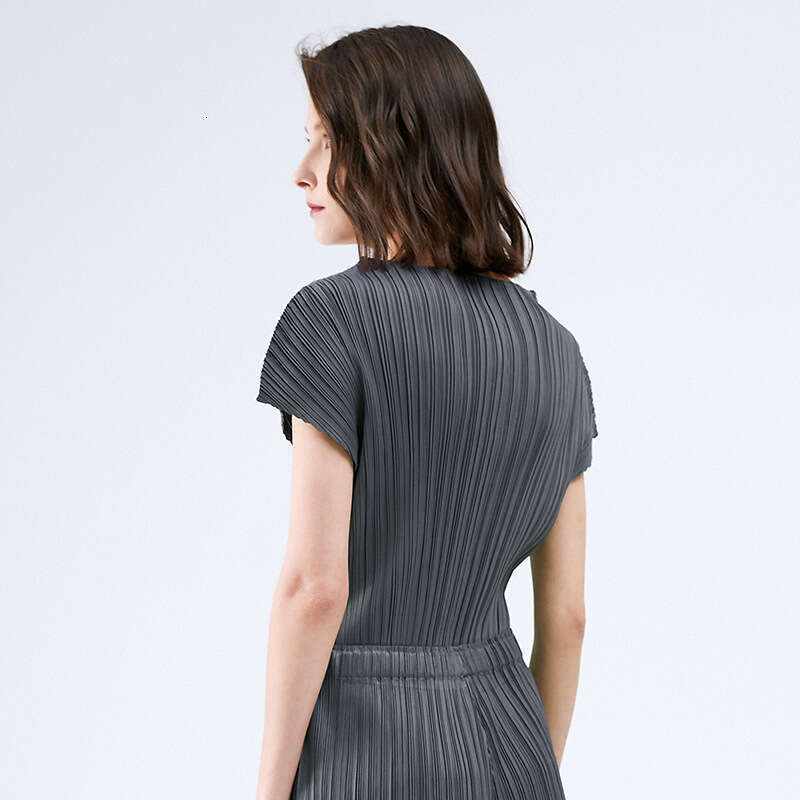 Solid Color Classic Spring Summer New Versatile T-Shirt Women Basic Slim Fit V-Neck Sleeveless Base Shirt