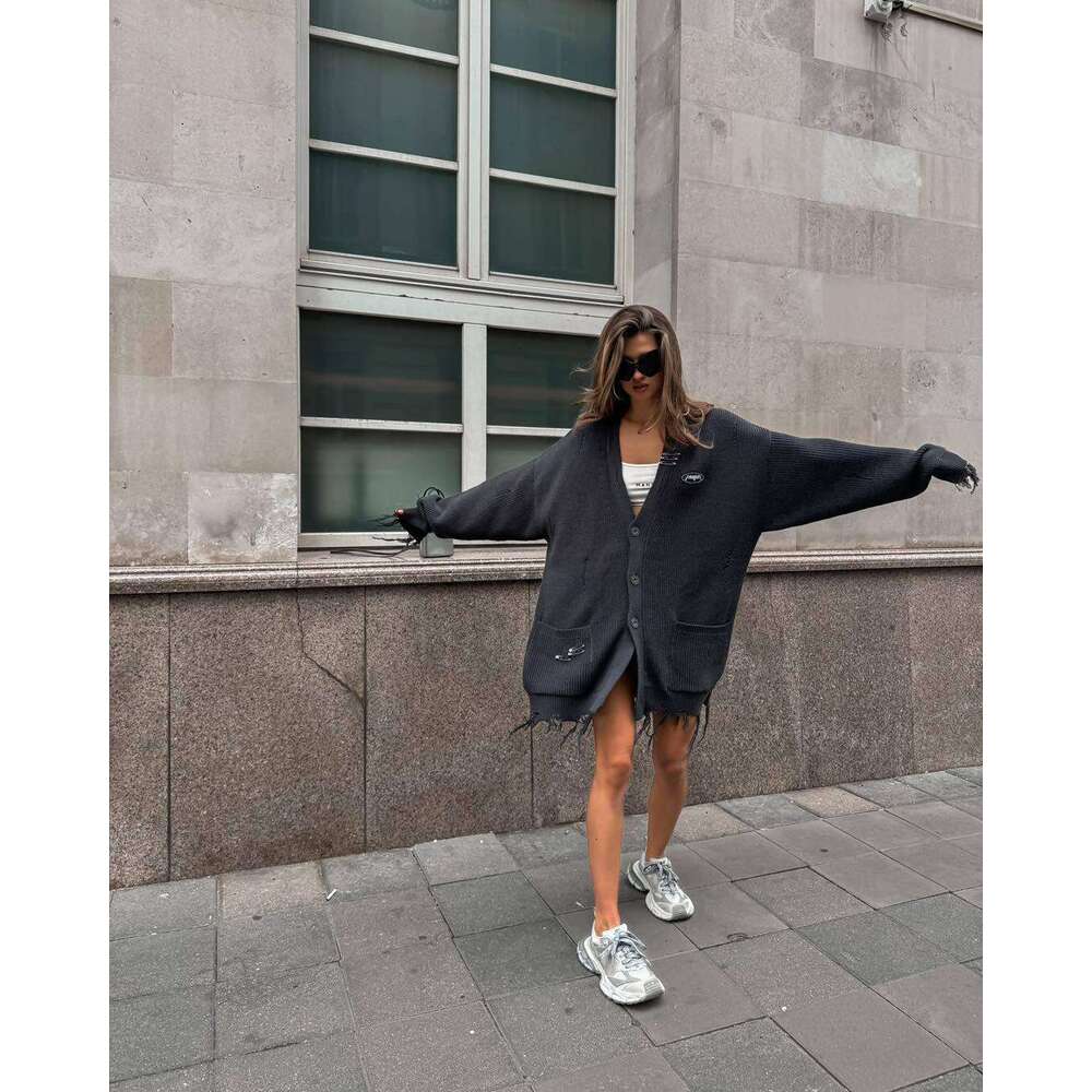 Hot Selling Autumn Winter New Wasteland Style Loose V-Neck Tassel Button Casual Versatile Sweater Jacket B5