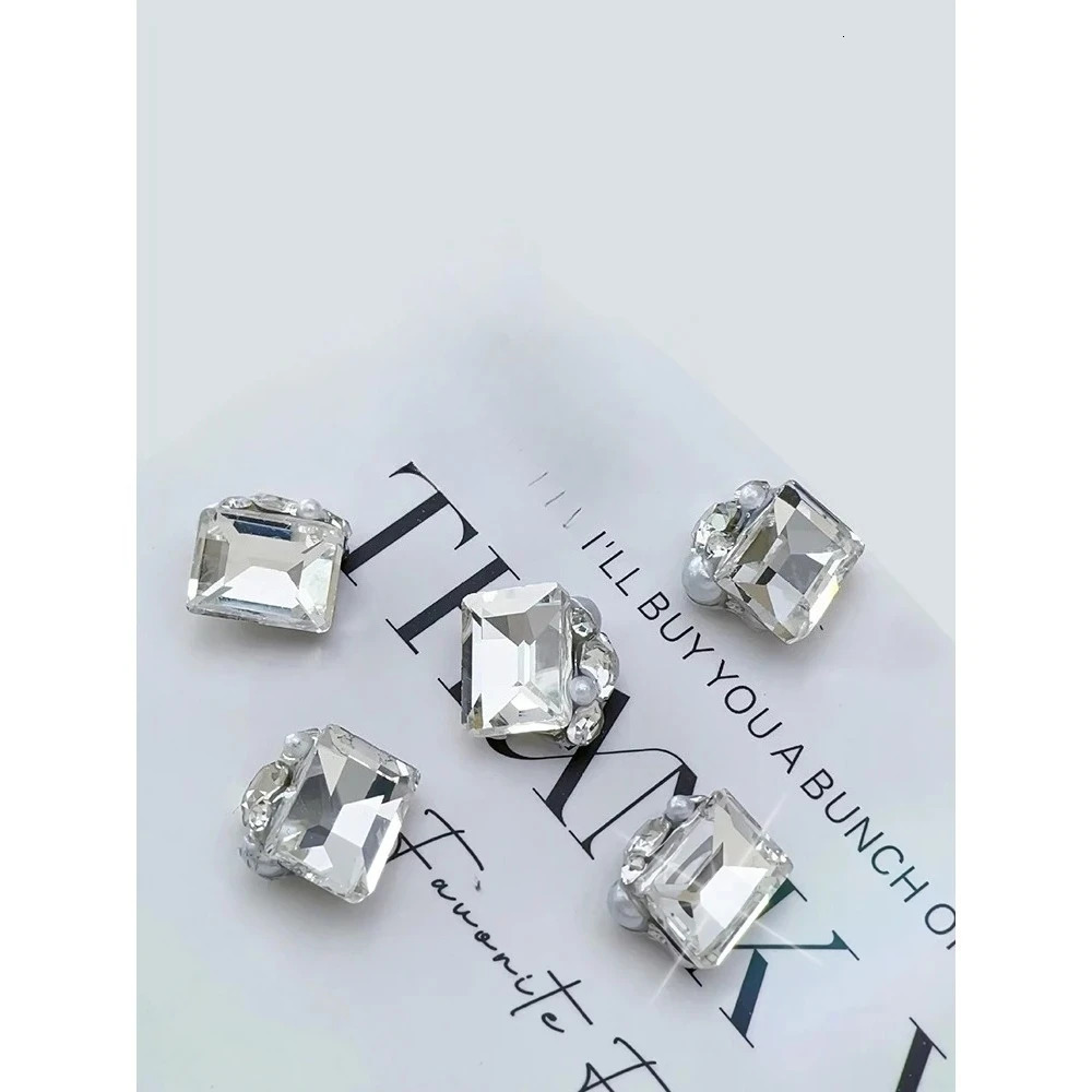 5pcs Heart-shaped and Irregular Stackable Rhinestone Nail Art DIY Decoration 250528