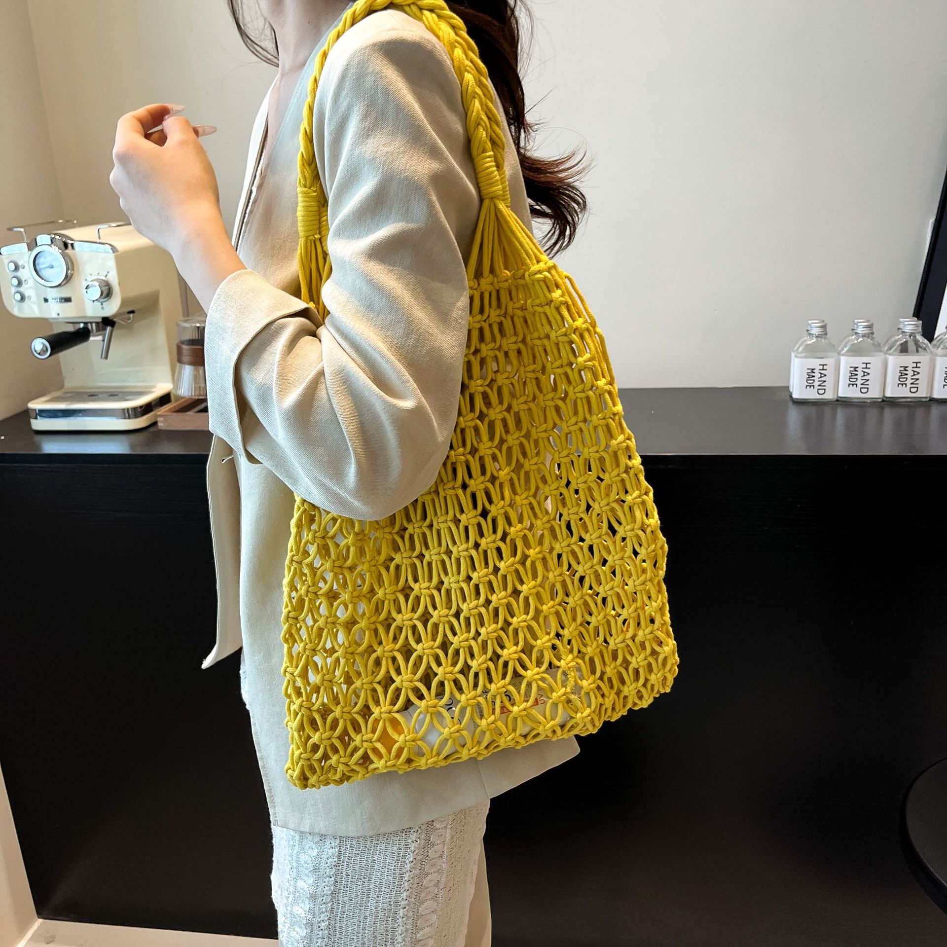 designer Casual Large Capacity Cotton Woven Bag New Hollow Out Straw Bag Tote Bag Single Shoulder Vacation Style Beach Bag for Women