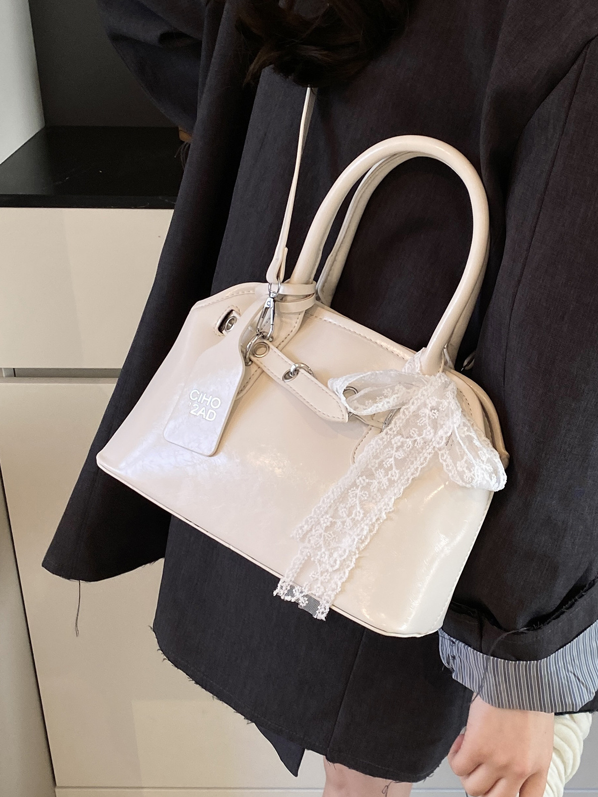 designer Korean Niche Handbag for Women 2025 New Spring Fashion Commuter Handbag High-end Versatile Crossbody Bag