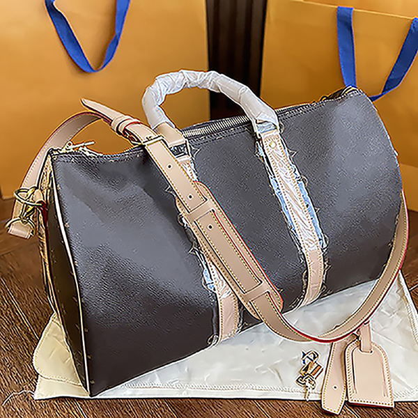 designer bag outdoor travel bag luxury ladies men shoulder handbag leather large capacity size 45cm with lock wallet presbyopic plaid