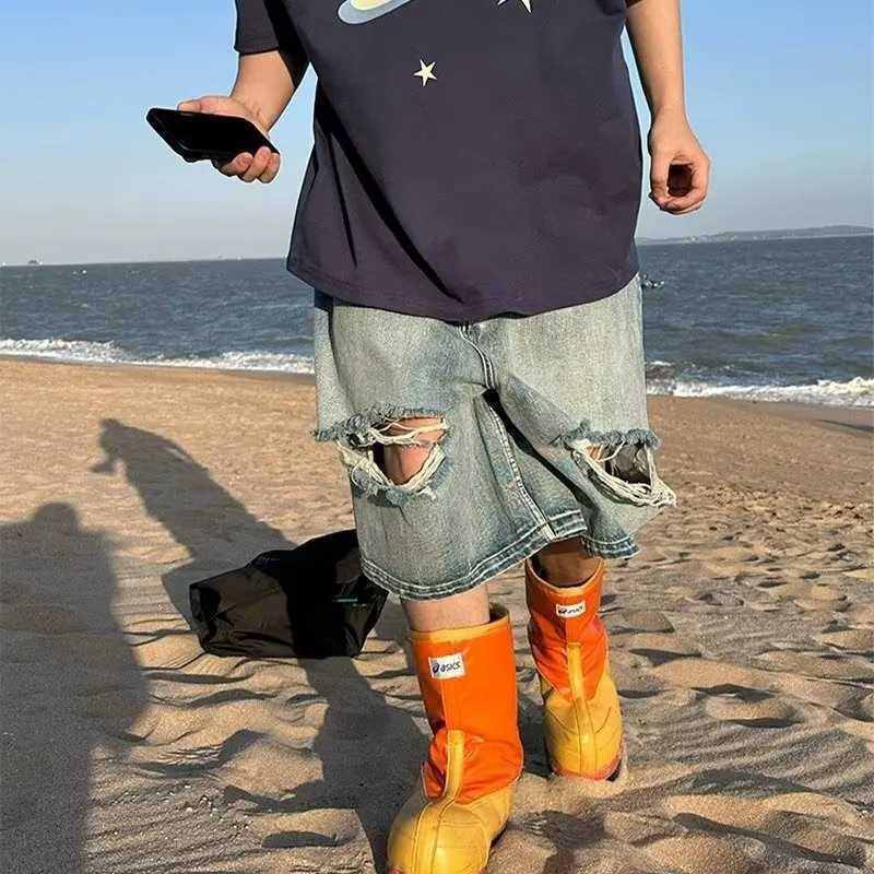American Fashion Mens Wide Leg Shorts Jeans Cool Five Quarter Shorts High Waist Knee Hole Washed Denim Jeans T250603