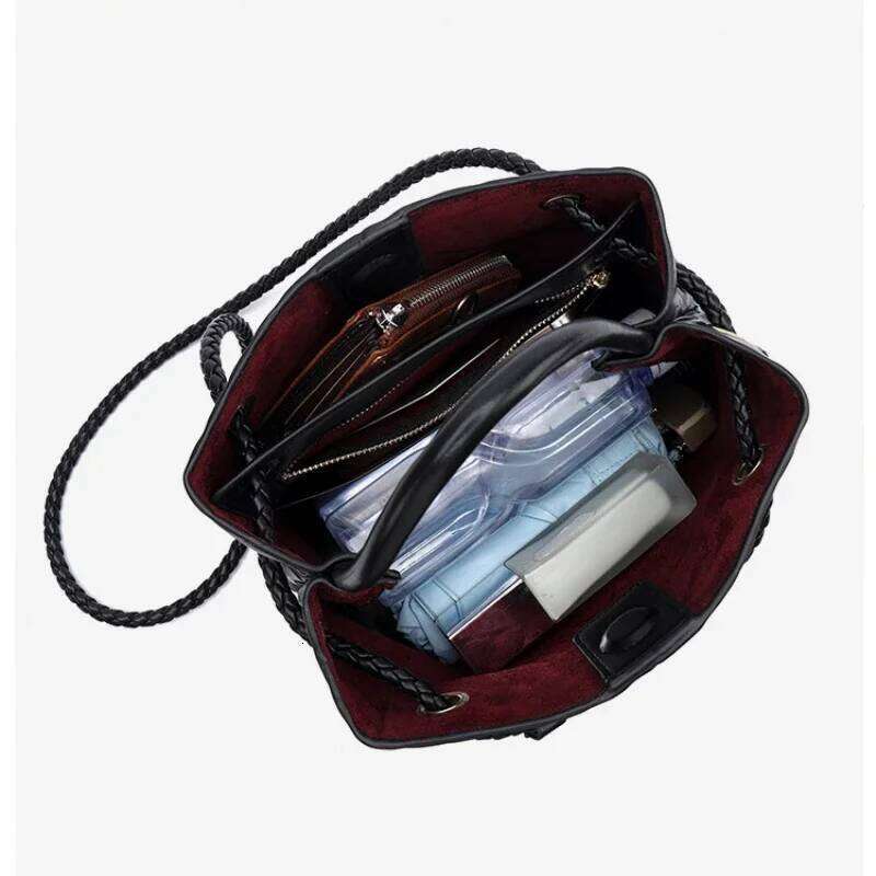 Niche Leather BagShoulder MessengerBag Popular Hand-woven Women's Bag FashionVersatileTemperament Handbag Purses and Handbags