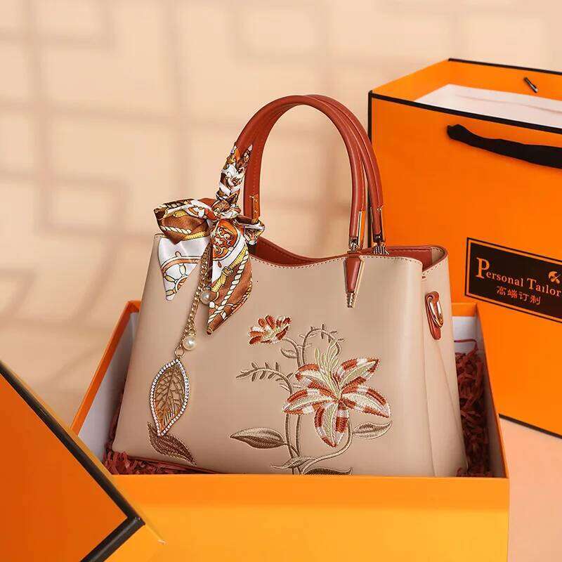2025 New Style Ladies Handbags And Purses Women Designer Shoulder Fashion Embroidery Crossbody Bags 7