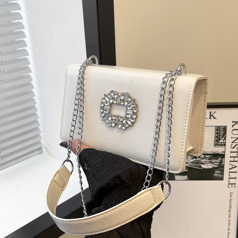High Quality New Model Free Delivery Designer Bag Korean Version Fashionable Solid Color 2024 Leisure Commuting Chain Single Shoulder Women's Sma