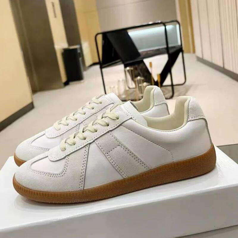 2025 Fashion Design Men Women Round Toe New Casual Sports Shoes Flat Bottom Patchwork Lace Up Walking Sneakers