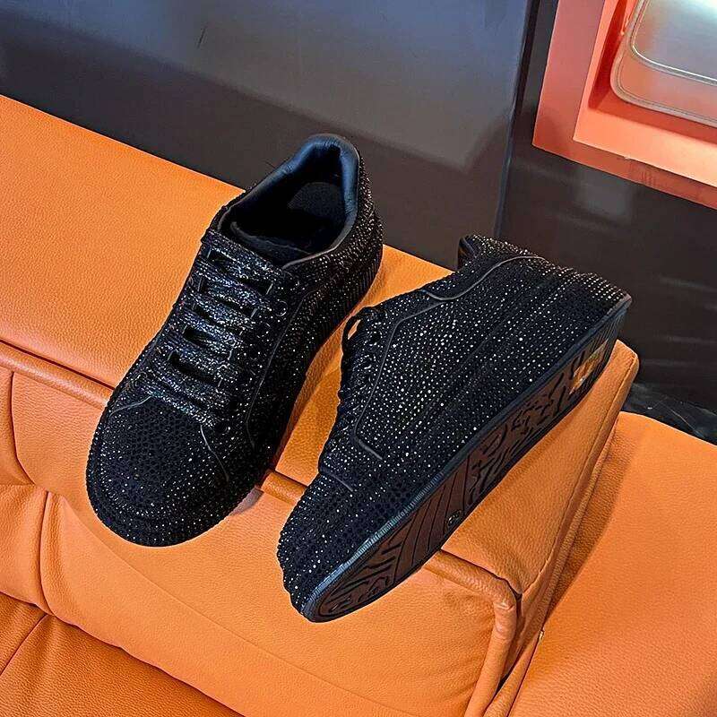 2025 New Women Platform Rhinestones Thick-Soled Black Designer Shoes Shining Crystal Trend Casual Sneakers