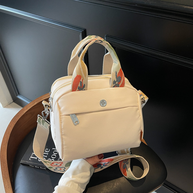 Fashion Commuter Handbag for Women 2025 New Versatile Color-Block Casual Shoulder Crossbody Two-in-One Travel Small Square Bag