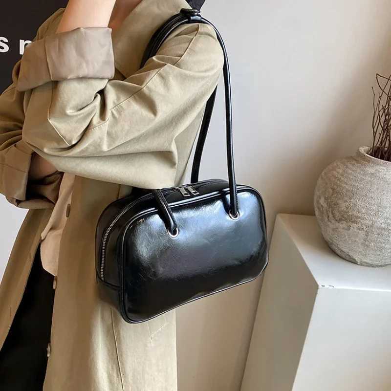 Vintage Women Shoulder Bags Simple Ladies Commute PU Leather Female Underarm Bag Burgundy Large Capacity Handbags Purse Y250603