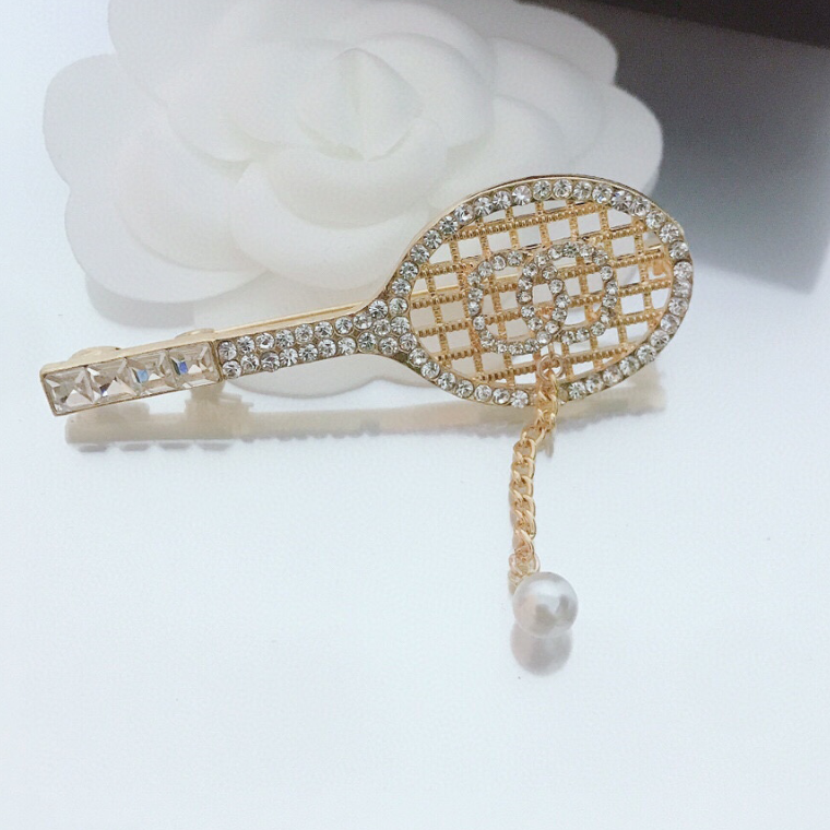 Designer Pins Brooches Women Gold Plated Crystal Pearl Battledore Cybrooch Suit Pin Wedding Party Jewerlry Accessories Gift